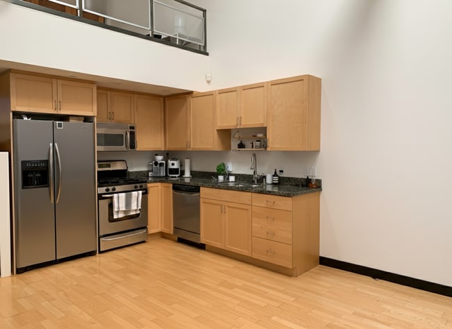 Building Photo - Authentic Industrial Living at the Historic Lofts Steps from Lake Merritt