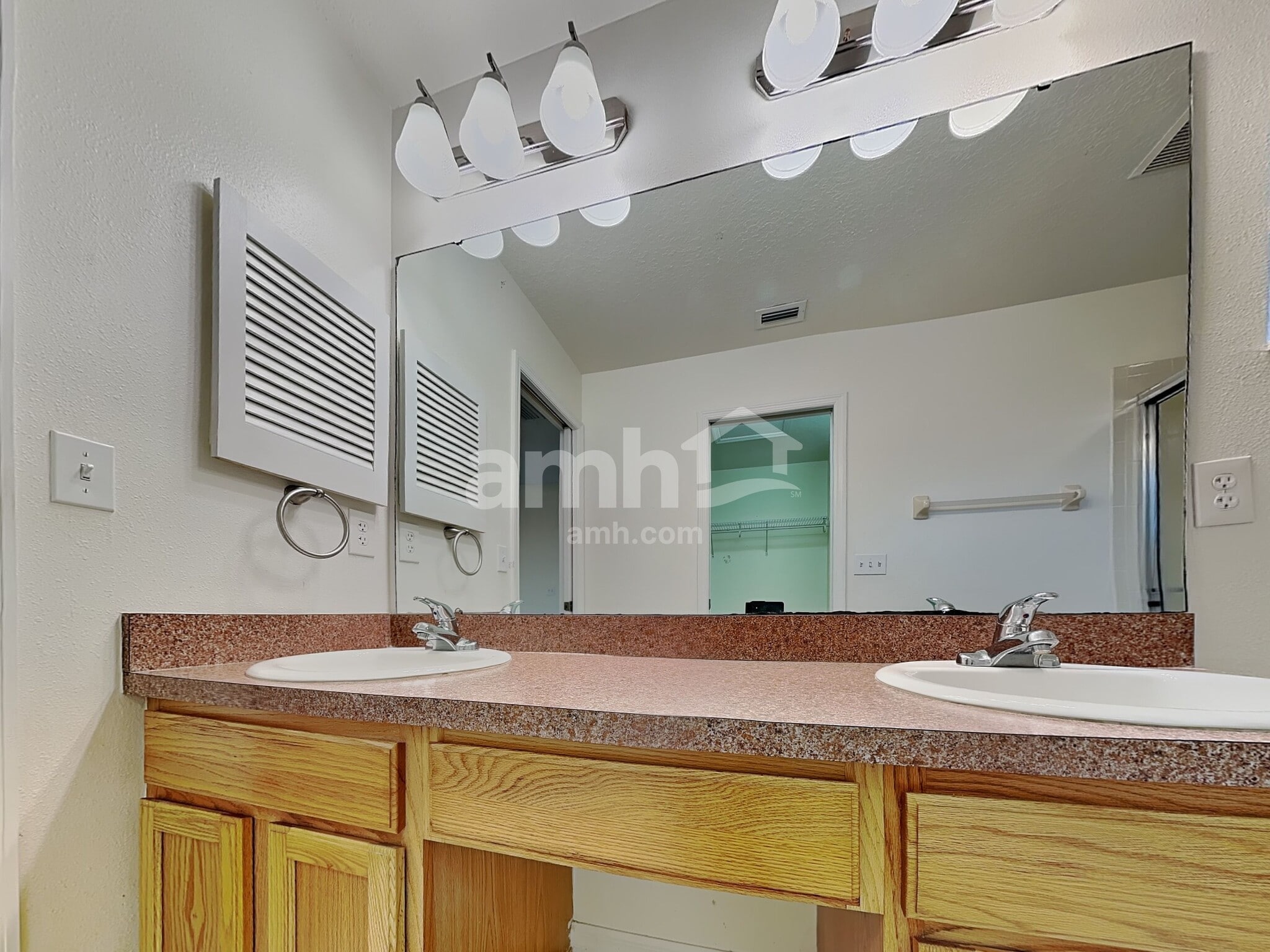 Building Photo - 4611 Treasure Cay Rd