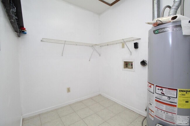 Building Photo - 6201 Forest Pines Dr