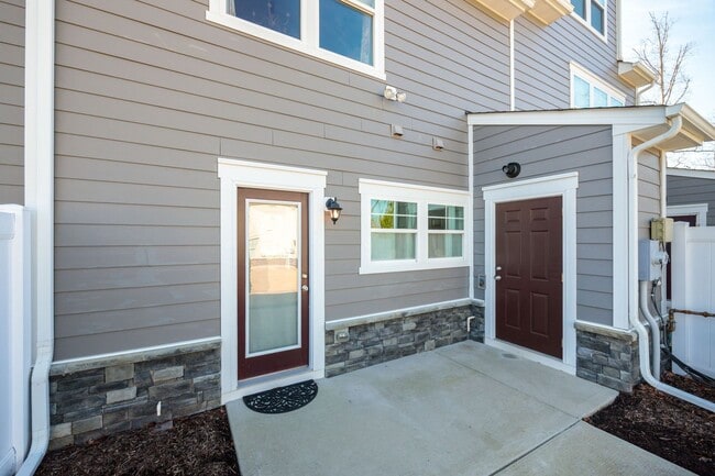 Building Photo - 2 Bedroom Townhome in Beautiful Magnolia G...