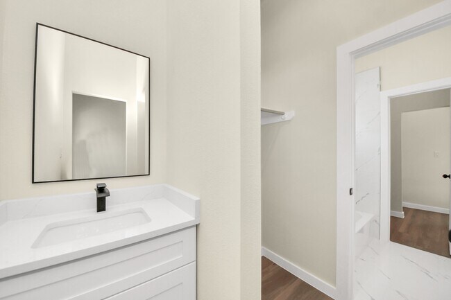 Building Photo - 8025 Peachtree St