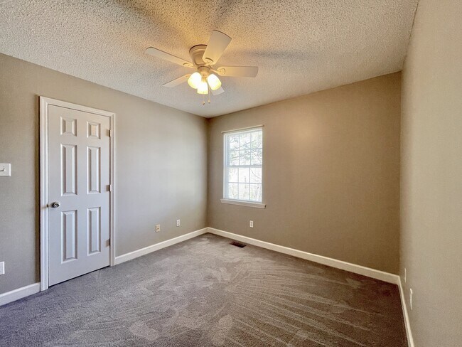 Building Photo - 239 Yorkshire Dr