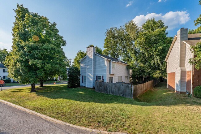 Building Photo - 348 N Birchwood Dr
