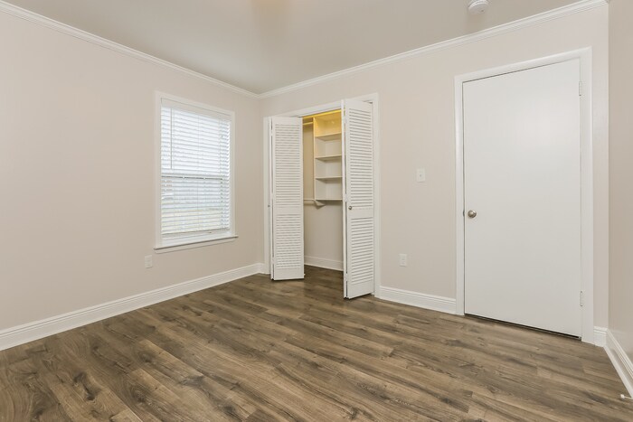 Building Photo - 313 S Neeley St