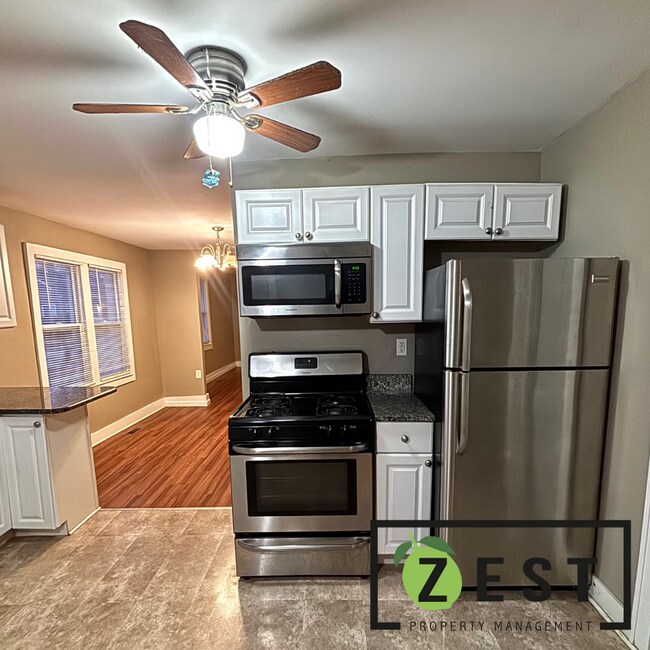 Building Photo - Updated 3 Bed Ranch in Madison Heights Ready for Move in!