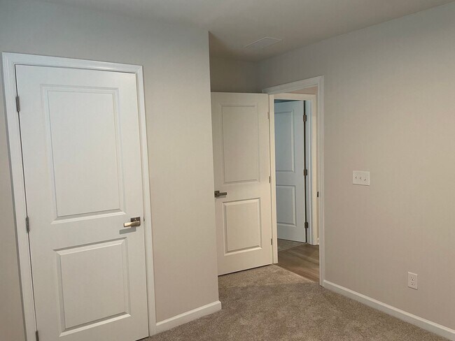 Building Photo - 8103 Sterling Oaks Dr