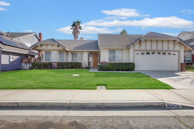 Building Photo - 39458 Chantilly Ln