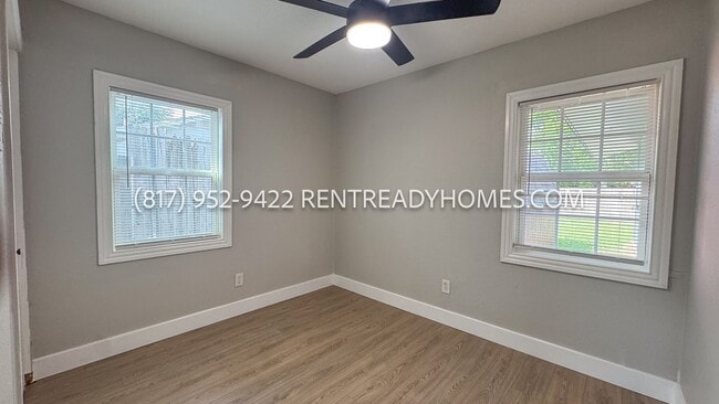 Building Photo - 2613 Fairbrook St