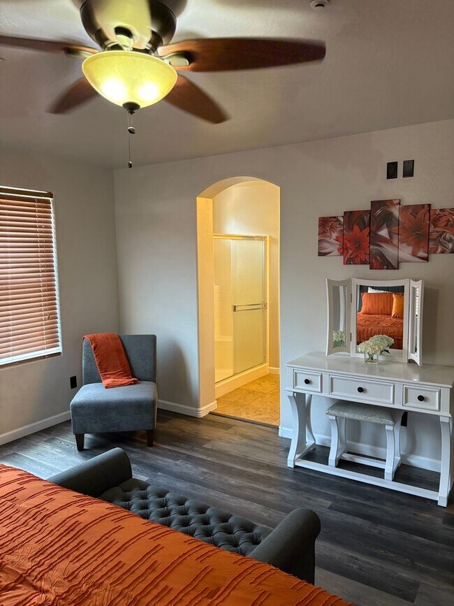 Building Photo - Unfurnished 1-Year Long-Term Rental **$1,0...