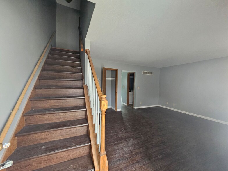 Building Photo - 6104 N Frostwood Pkwy