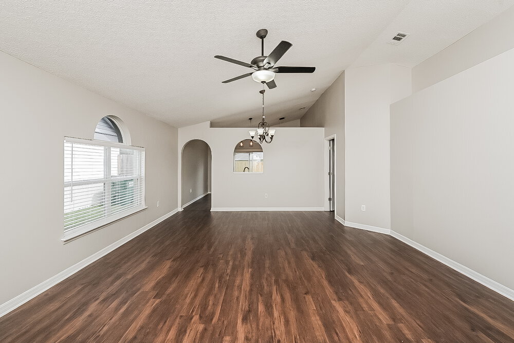 Building Photo - 30615 Double Dr