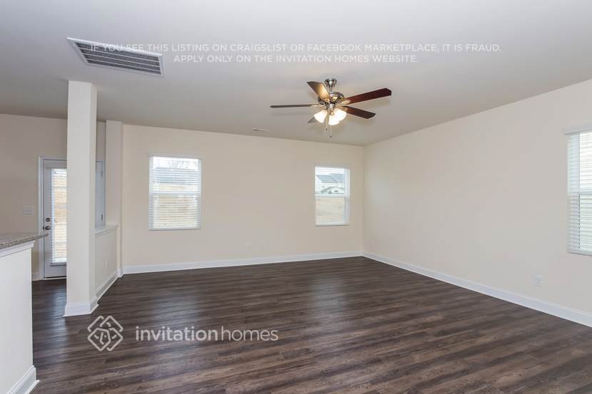 Building Photo - 155 Sassafras Rd