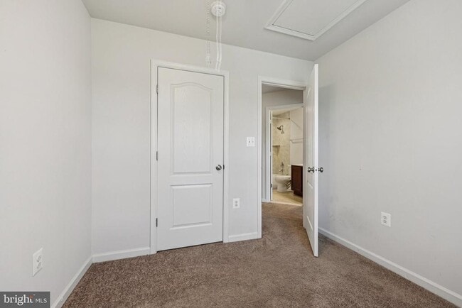 Building Photo - 1613 Wesbourne Dr