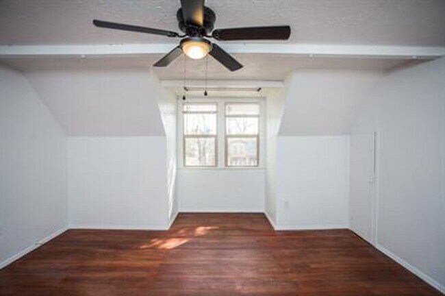 Building Photo - 1602 Avenue X
