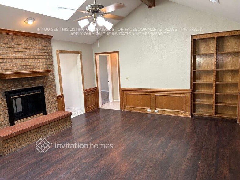 Building Photo - 316 N La Quinta Cir