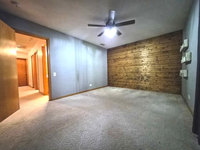 Building Photo - 2609 Carrolwood Rd