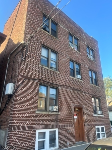 Building Photo - 298 Montgomery St