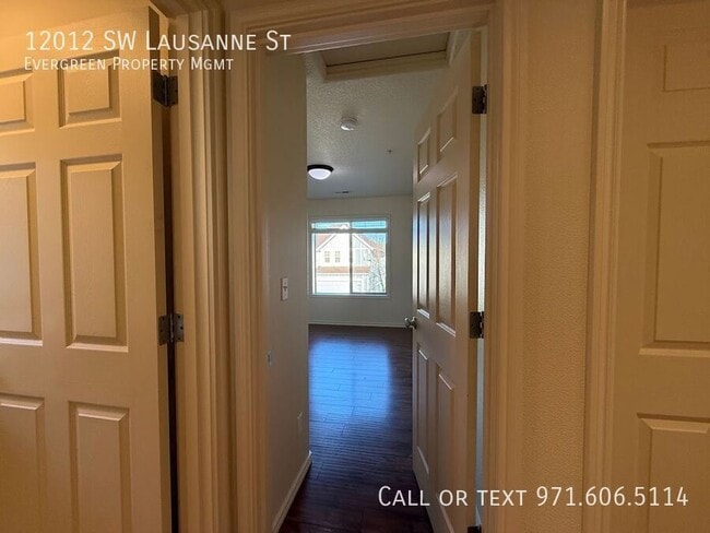 Building Photo - 12012 SW Lausanne St