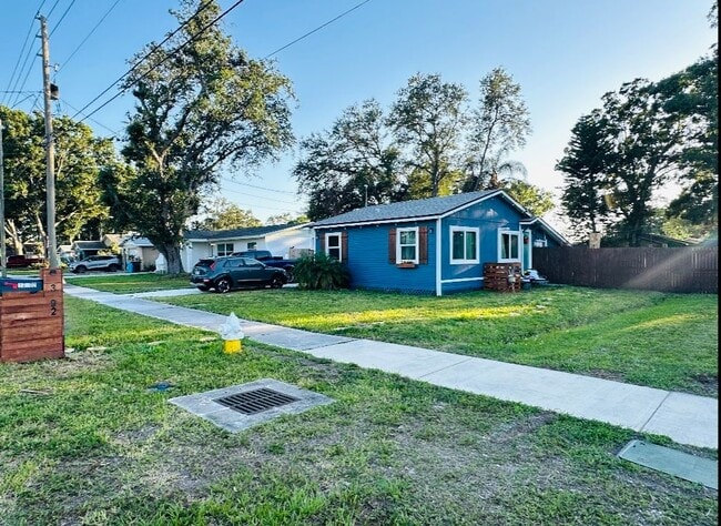 Primary Photo - 13192 Center Ave