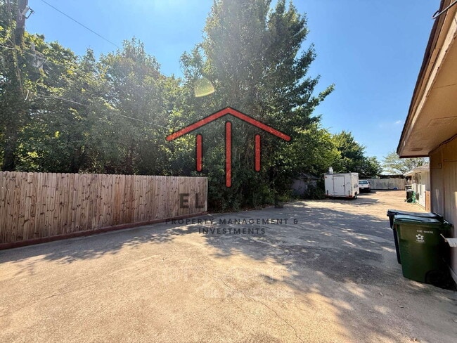 Building Photo - 5431 Stagetrail Dr