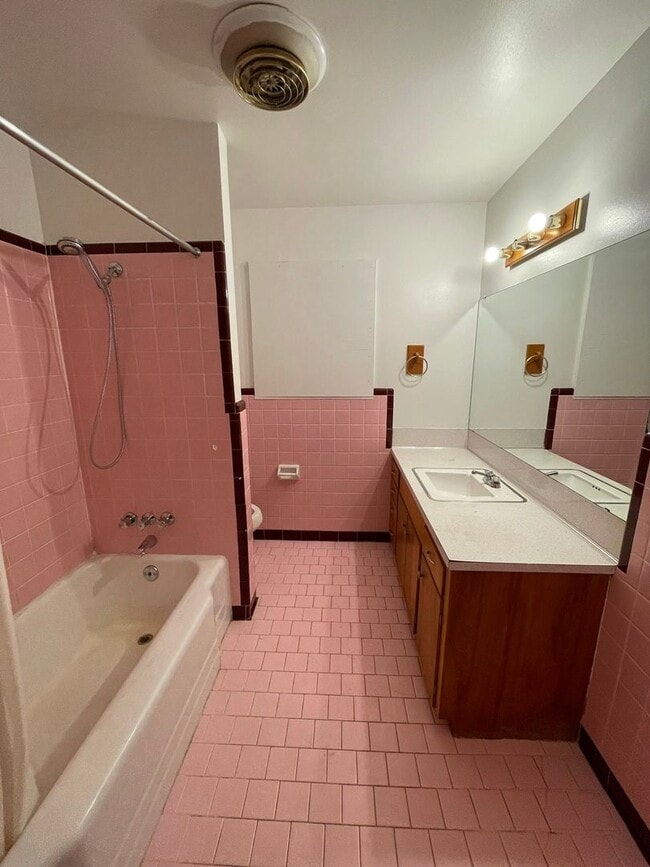 Building Photo - Rental Property