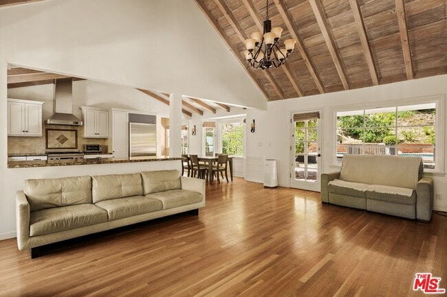 Building Photo - 2583 Hutton Dr