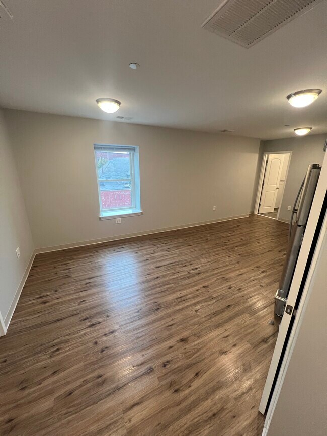 Building Photo - 12 Florence St