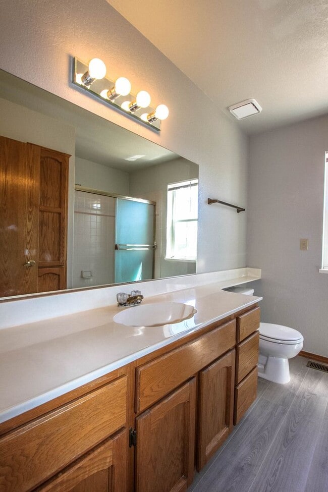 Building Photo - Williamson Valley Home with 3 Car Garage