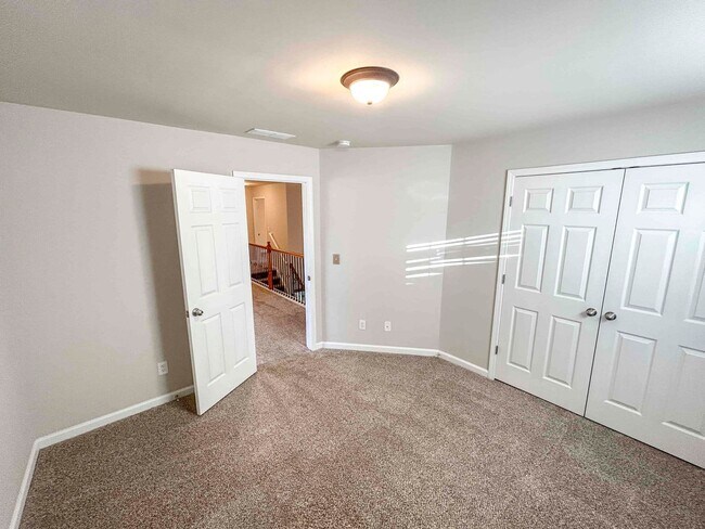 Building Photo - Immaculate 4 BR/3 BA Traditional in Acworth!