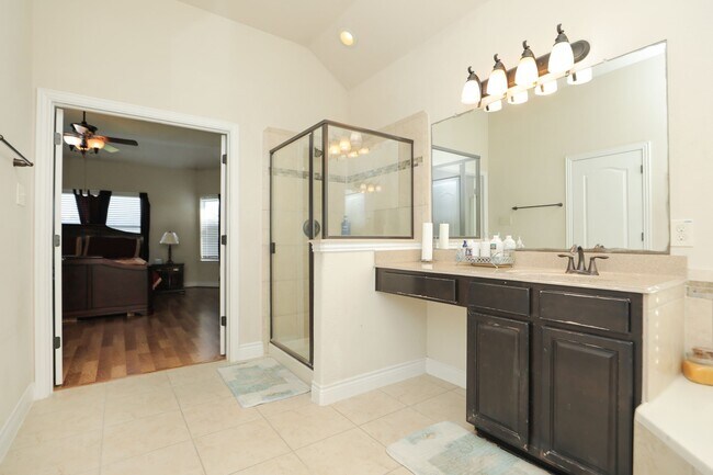 Building Photo - 23310 Parkway Lakes Ln