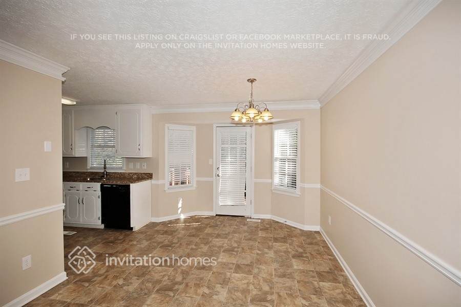 Building Photo - 166 Bluebird Dr