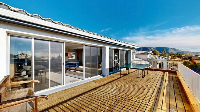 Building Photo - Move in Special Luxury 4 bedroom 4.5 bathr...