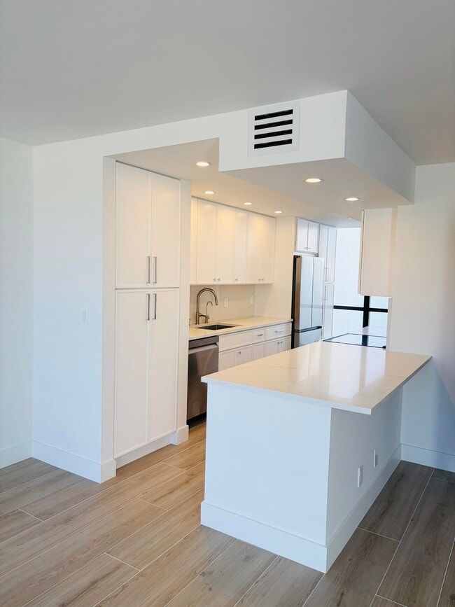 Building Photo - 2404 Bridgewood Dr