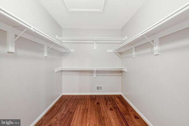 Building Photo - 2504 Woodrow Wilson Dr