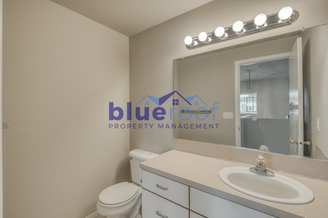 Building Photo - 615 N Elliott Rd