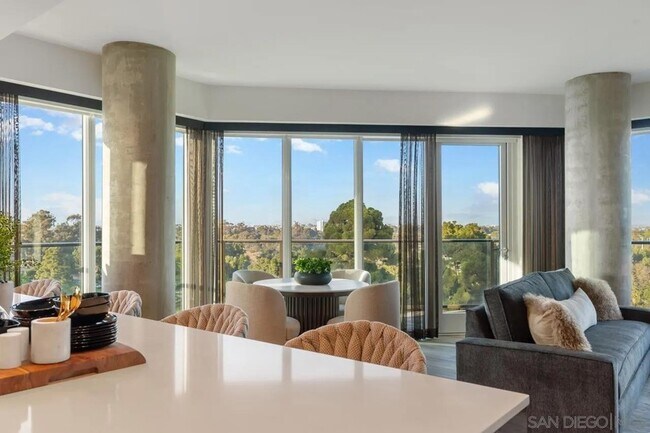 Building Photo - 525 Olive St