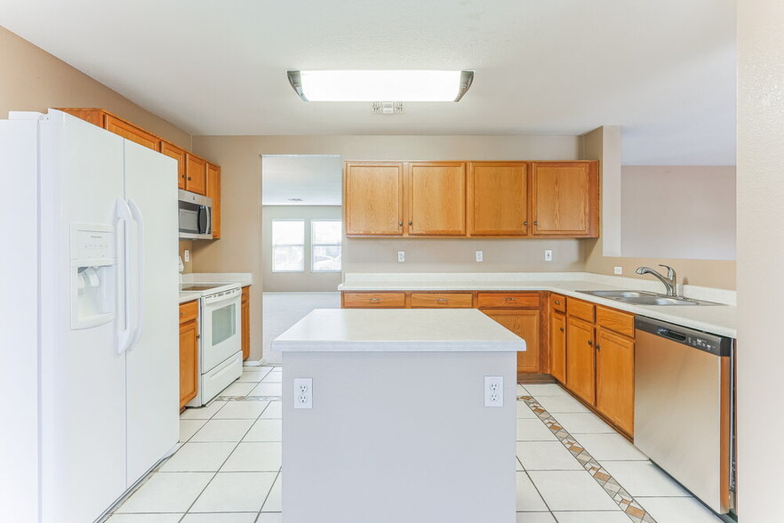 Building Photo - 3354 S Colt Dr