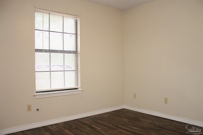 Building Photo - 7608 Wilshire Rd