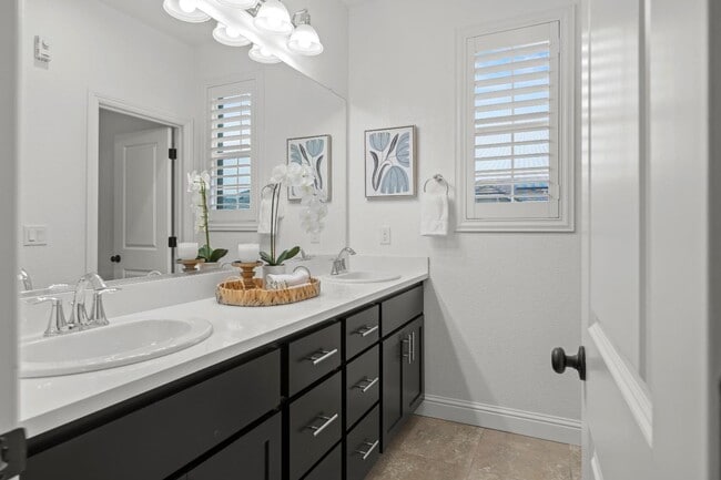 Building Photo - 4 Bedroom Upscale Rocklin Home Available NOW