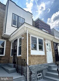Building Photo - 1704 Conlyn St