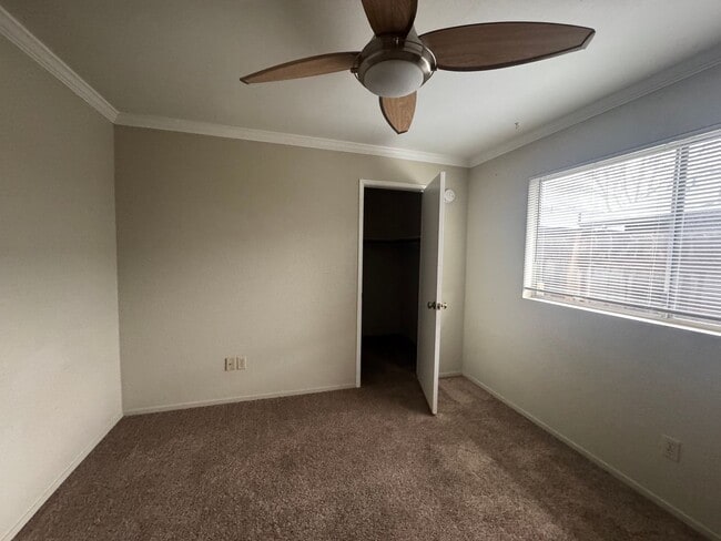 Building Photo - 3 Bedroom, 2 Bath, 2 car garage