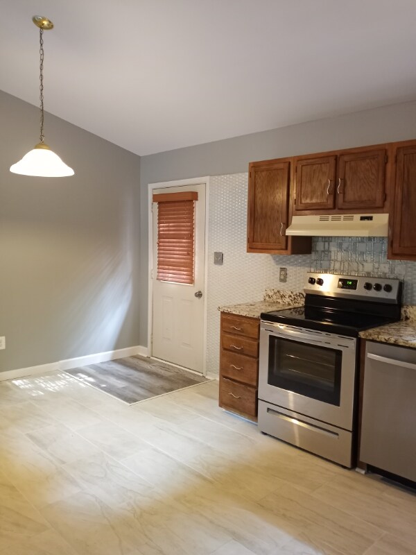 Building Photo - 4108 N Robertson St