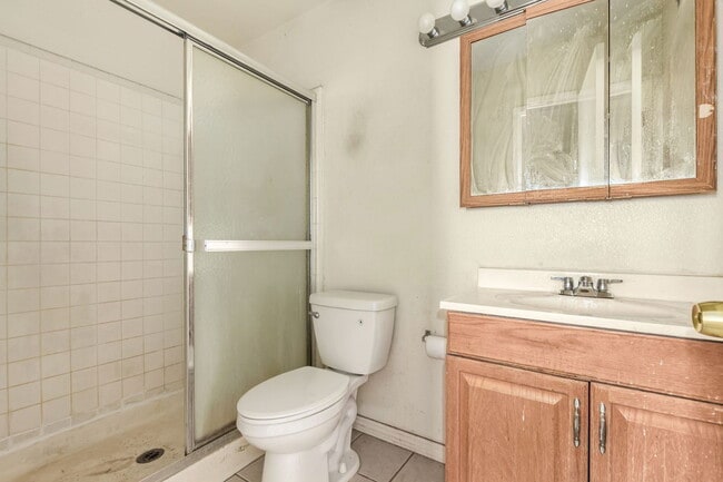 Building Photo - 5742 N 43rd Dr