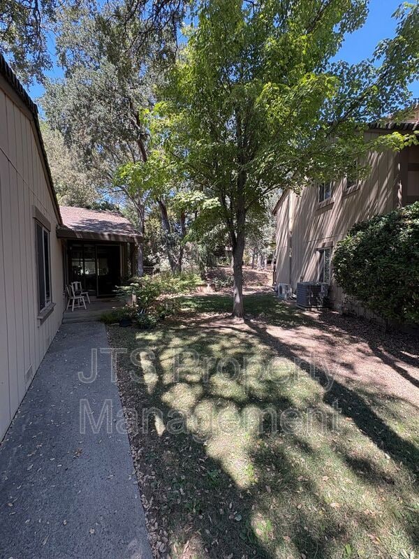 Building Photo - 6913 Navarro Ct