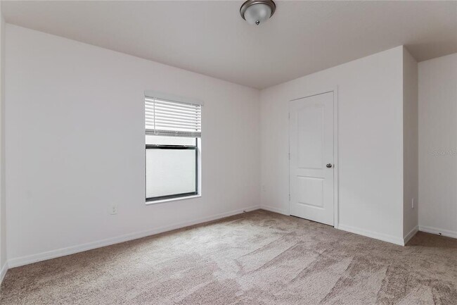 Building Photo - 2136 Peyto Wy
