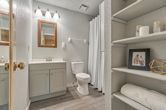 Building Photo - 23419 Summer Pine Dr