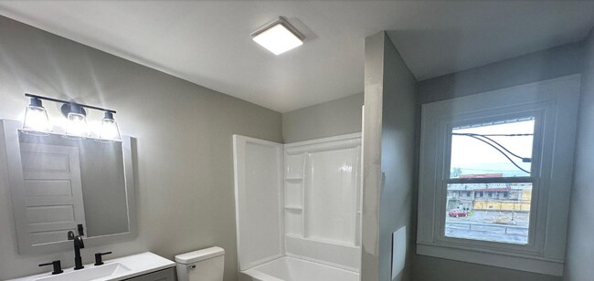 Building Photo - 139-141 W. Sandusky