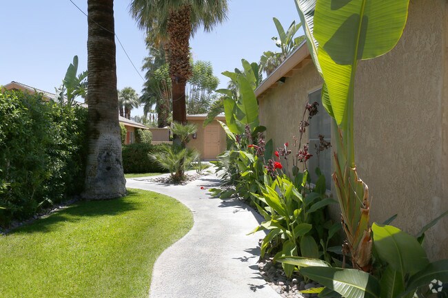Building Photo - El Moro Villa Apartments