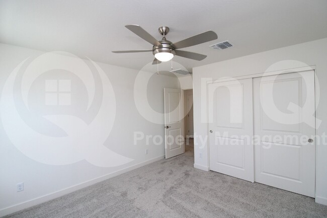 Building Photo - 2957 E Cherry Hill Dr