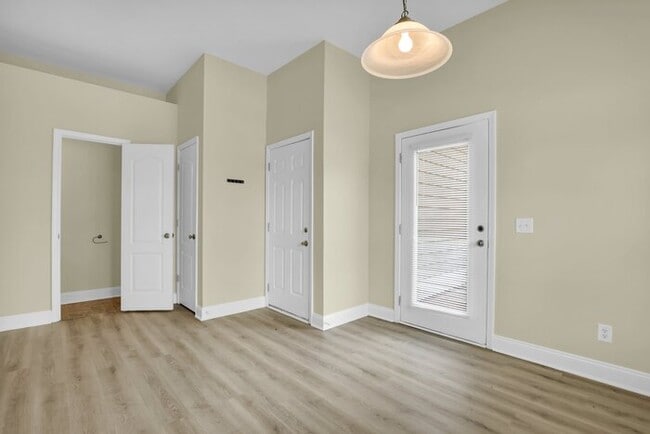 Building Photo - 3 Bedroom 3 Bathroom in Hinesville